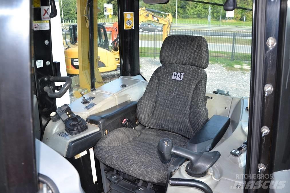 CAT D 6 N LGP Dozers - Tratores rastos