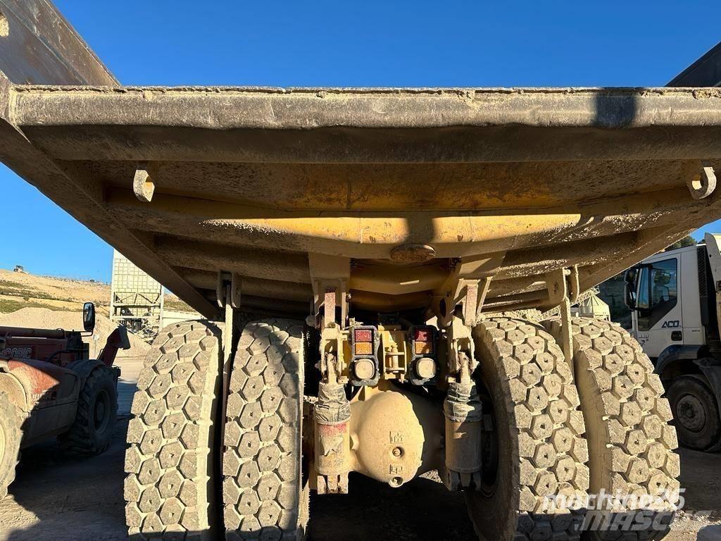 CAT 769 D Camiőes basculantes rígidos