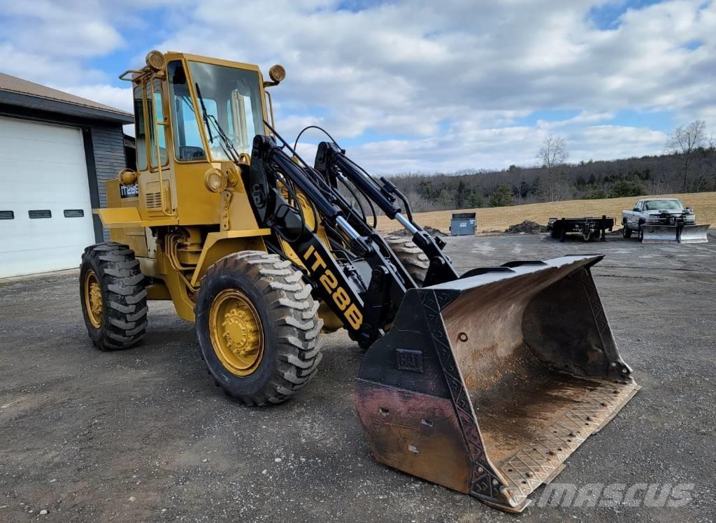 CAT IT 28 B Carregadeiras de rodas