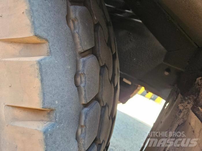 Kobelco RK 250 Gruas Fora-de-estrada