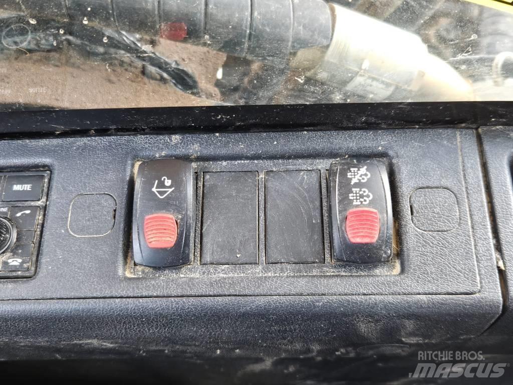 Hyundai HX 220 L Escavadeiras de esteiras