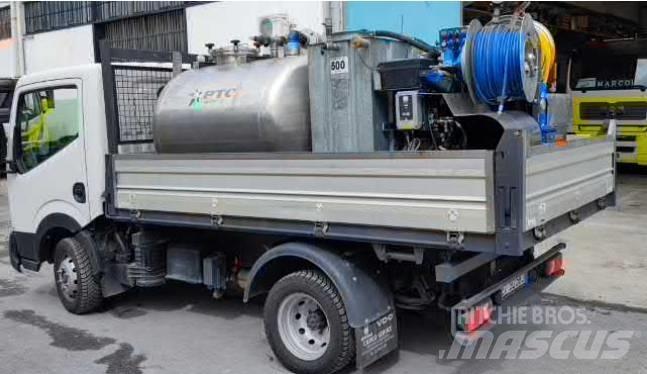 Nissan CABSTAR 35.12 Caminhões de caixa fechada
