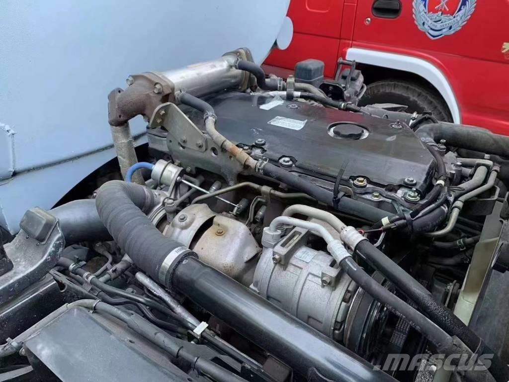 Isuzu ELF 4x2 Auto-tanques