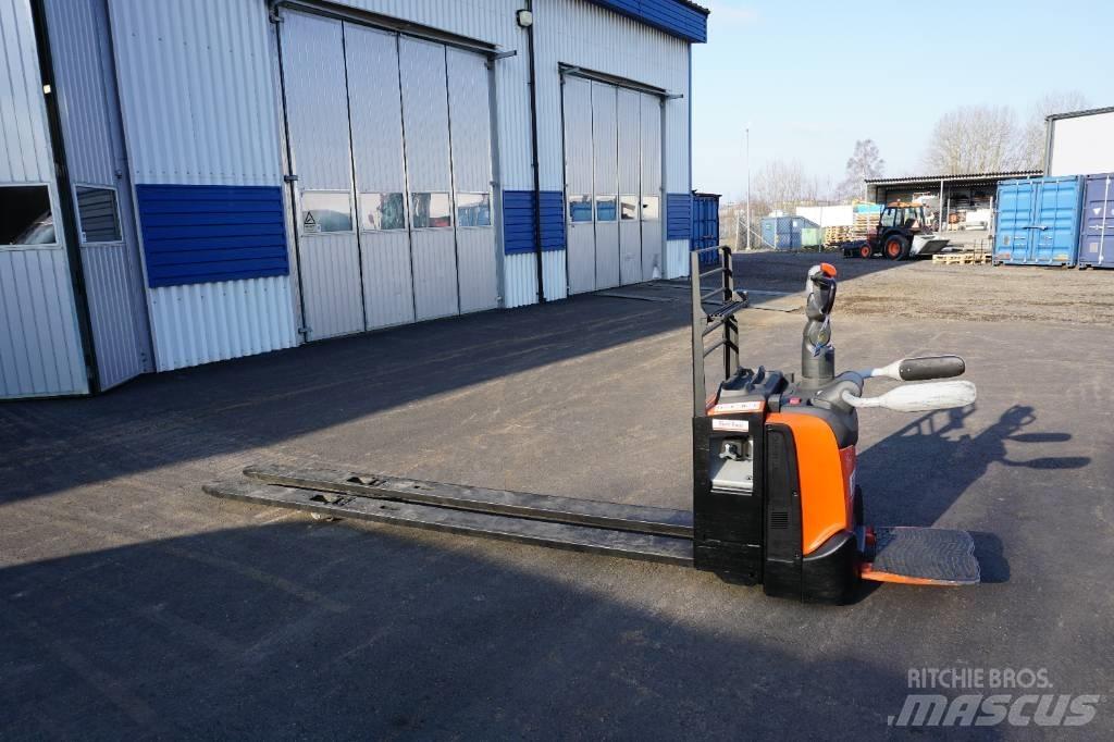 Toyota LPE250 Porta-paletes com plataforma