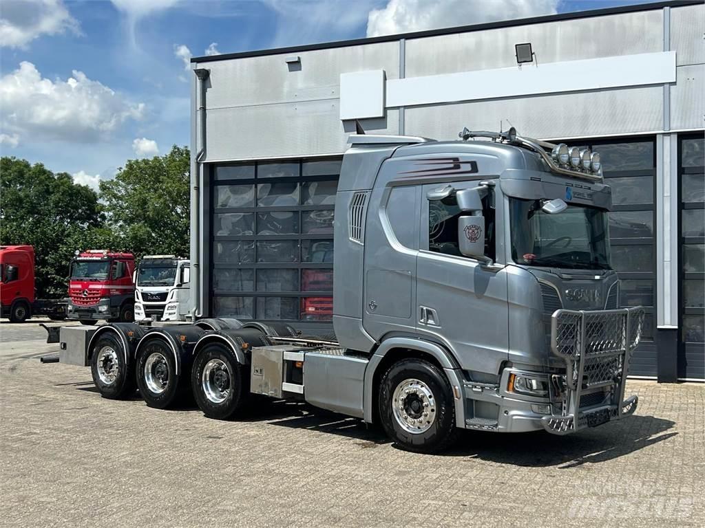 Scania R650 8x4 Camiões de chassis e cabine