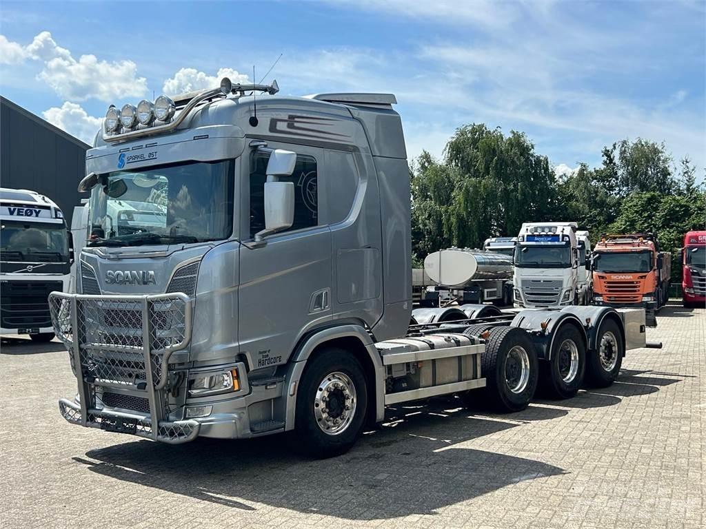 Scania R650 8x4 Camiões de chassis e cabine