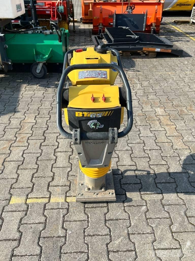 Bomag BT 65 Saltitões
