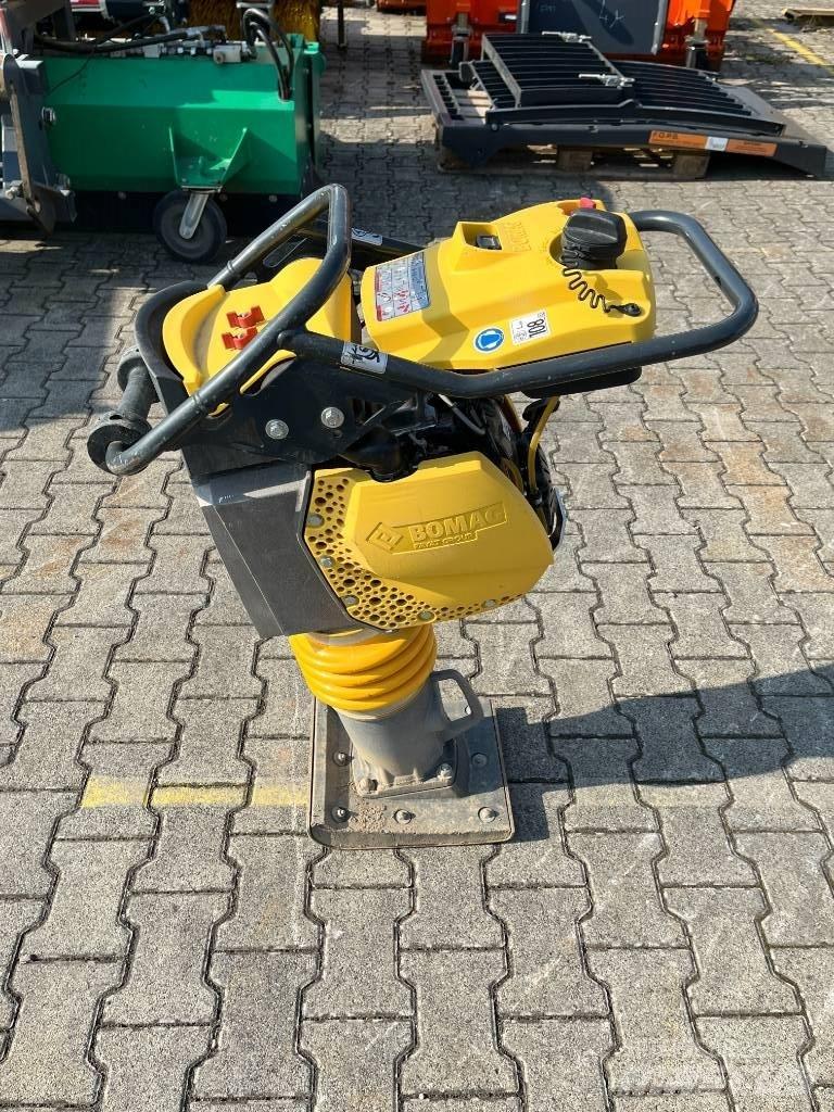 Bomag BT 65 Saltitões