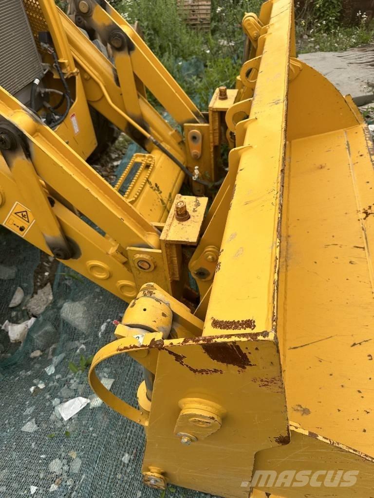 CAT 420 F Retroescavadeiras