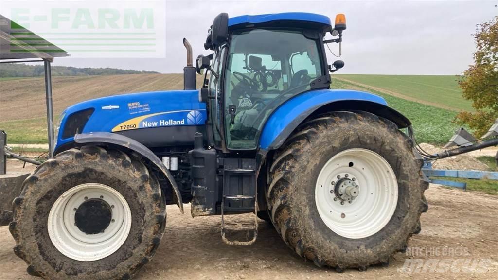 New Holland T7050 Tratores Agrícolas usados