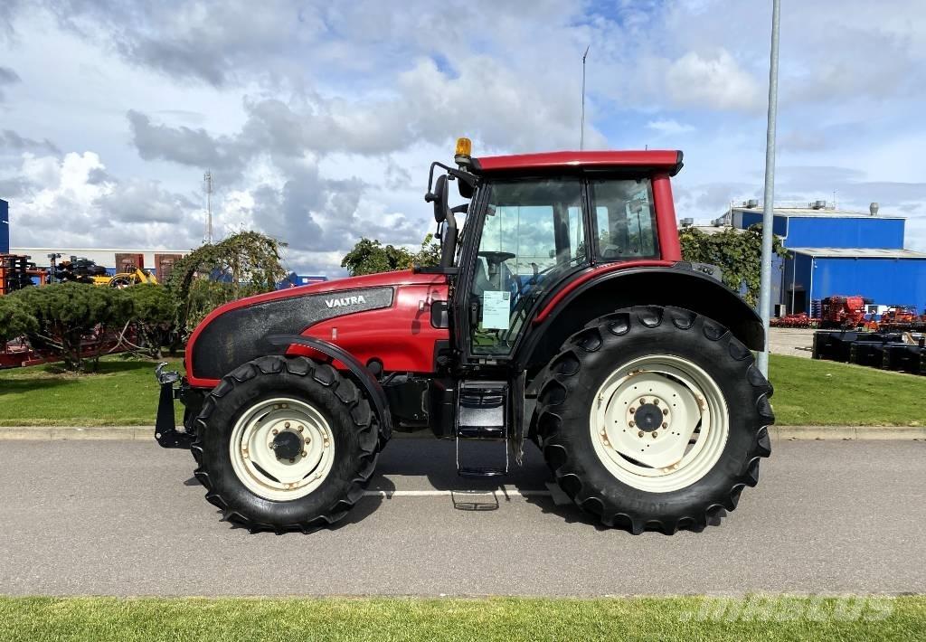 Valtra T 131 Tratores Agrícolas usados