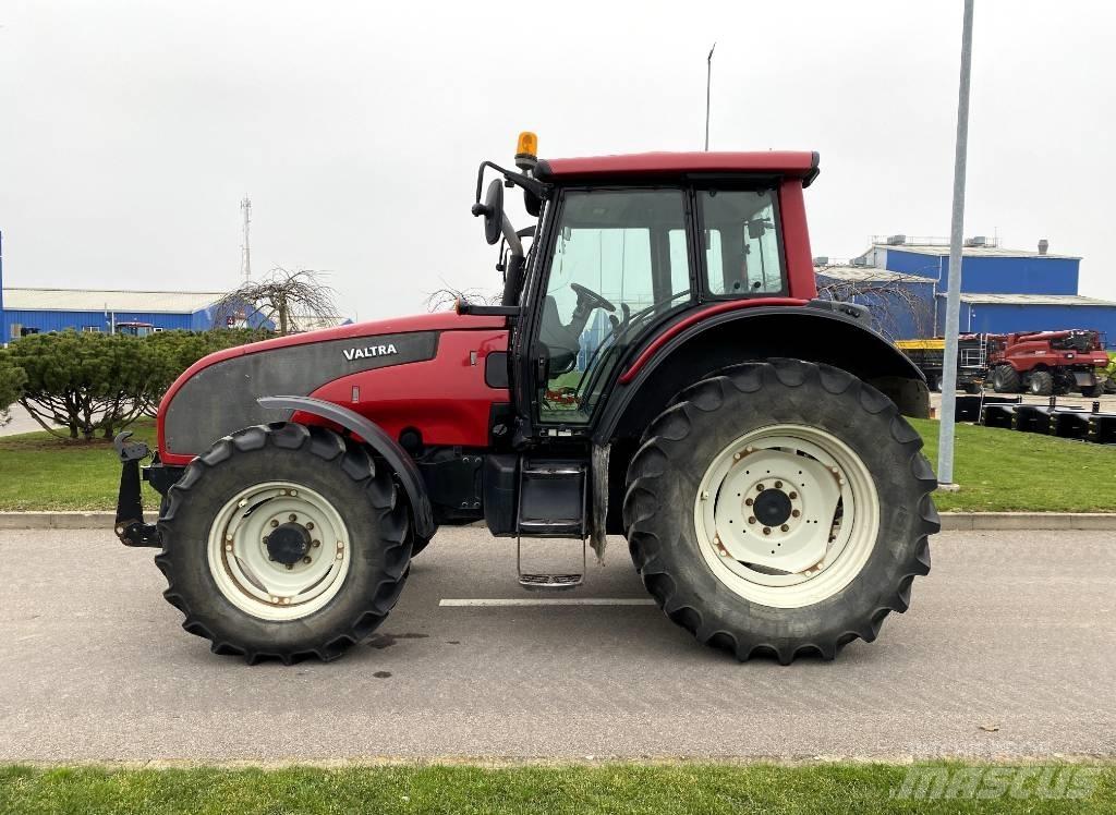 Valtra T 131 Tratores Agrícolas usados