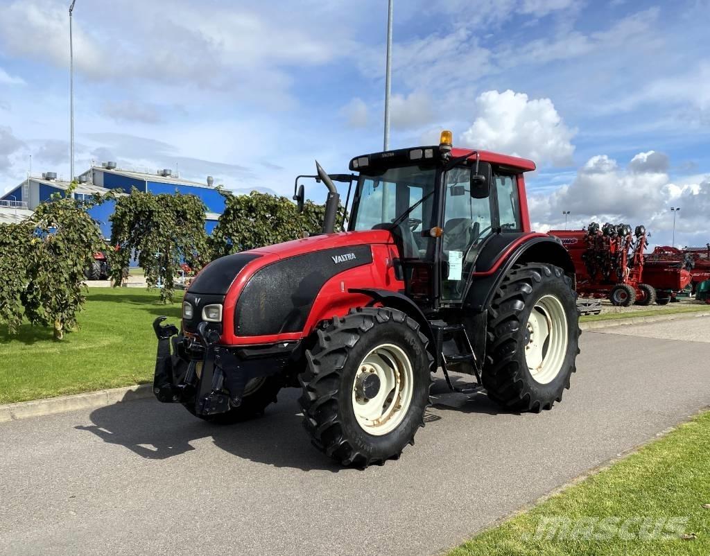 Valtra T 131 Tratores Agrícolas usados
