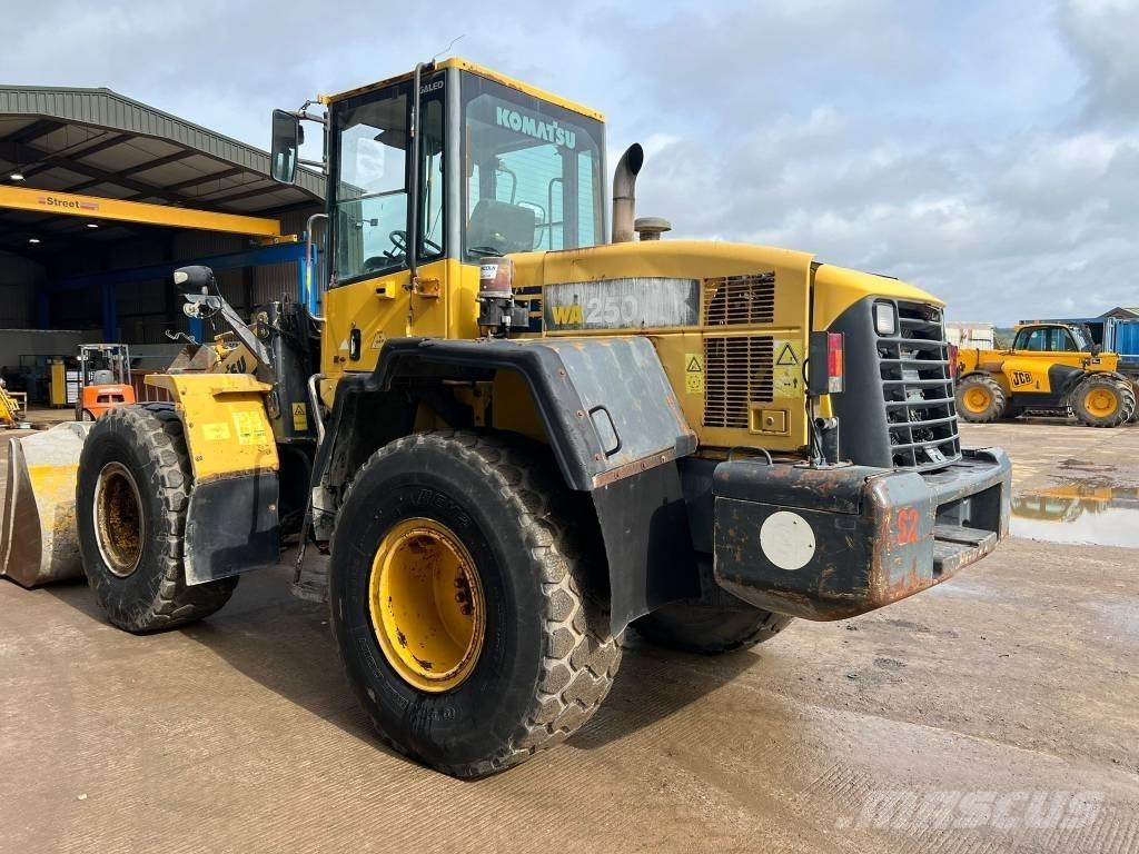 Komatsu WA 250-5H Carregadeiras de rodas