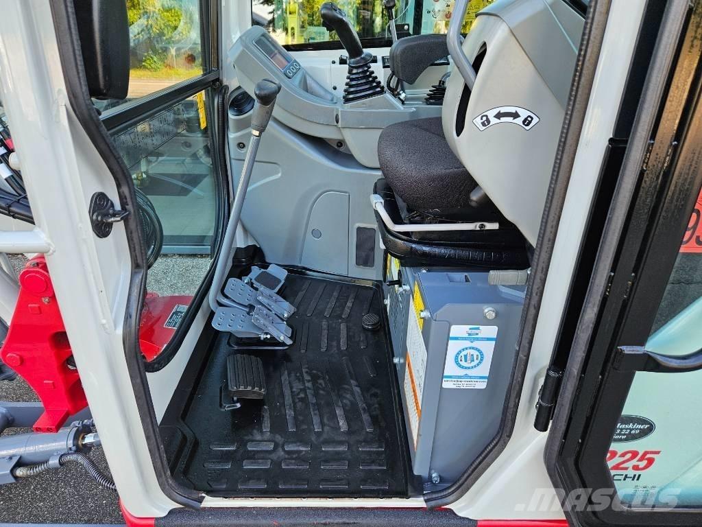 Takeuchi TB 225 Miniescavadeiras