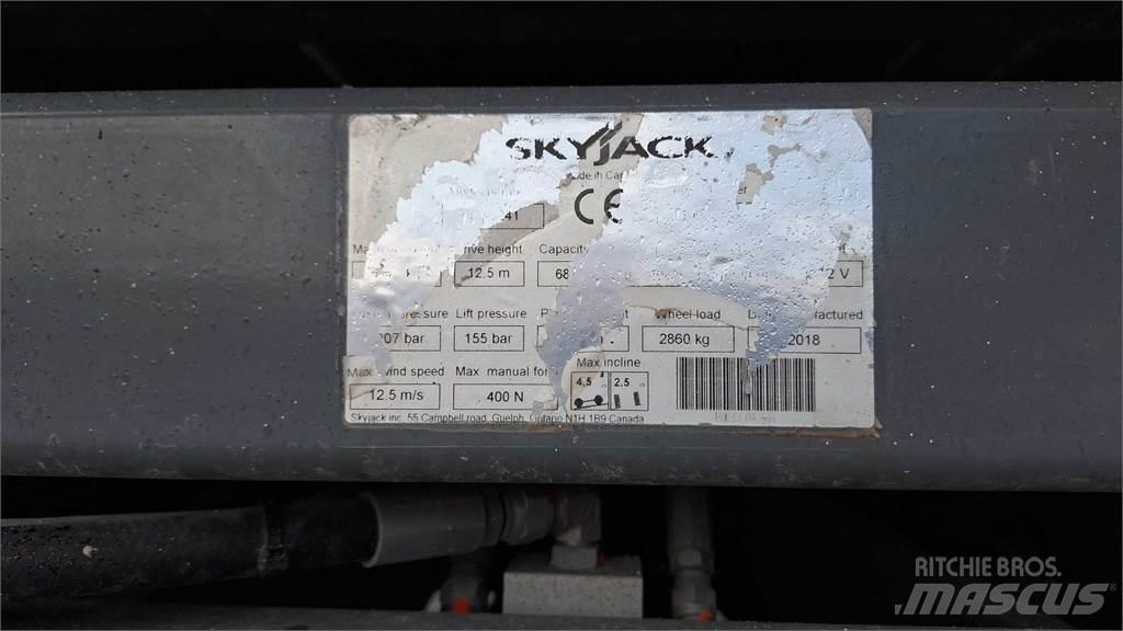 SkyJack 8841RT Elevadores de tesoura