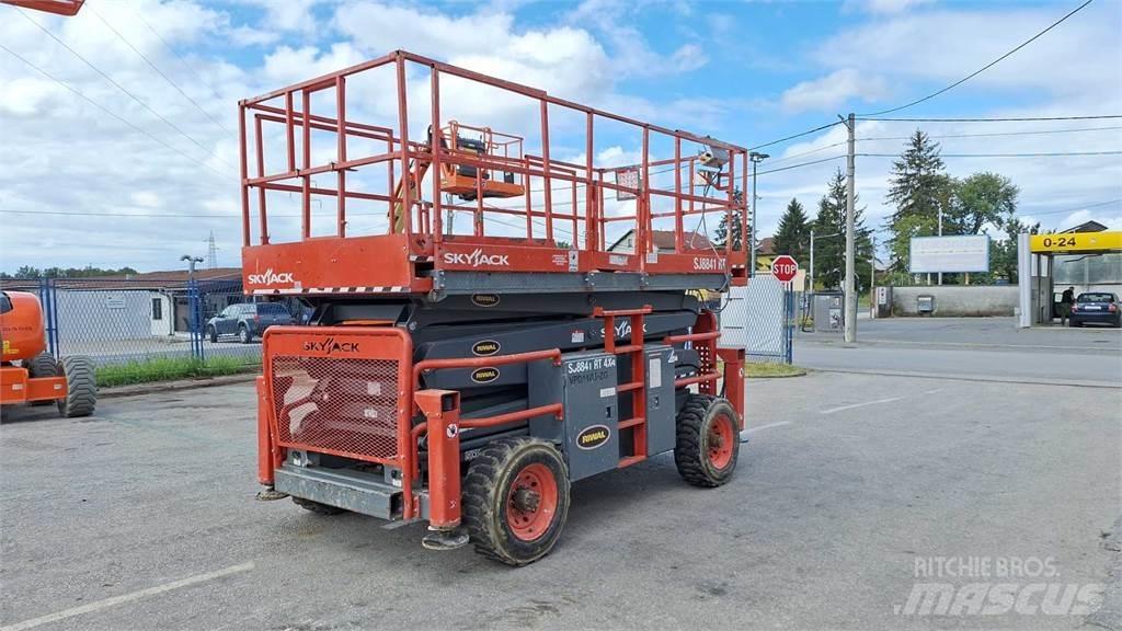 SkyJack 8841RT Elevadores de tesoura