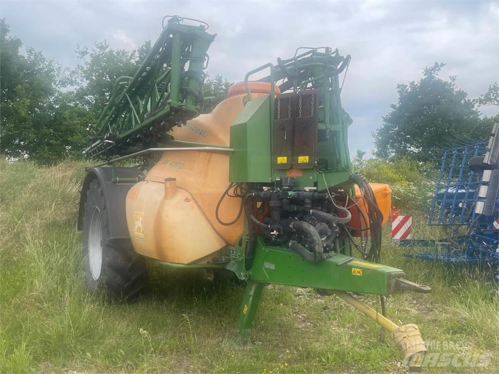 Amazone UX 4200 Pulverizadores rebocados