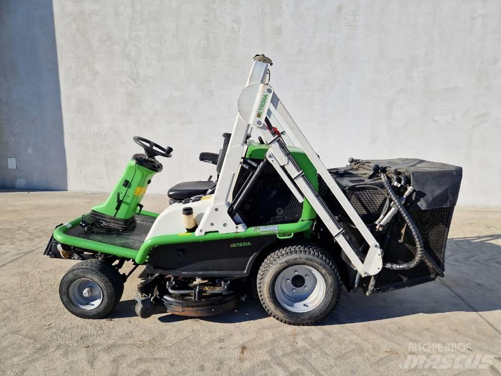 Etesia 124D Corta-Relvas montadas e arrastadas