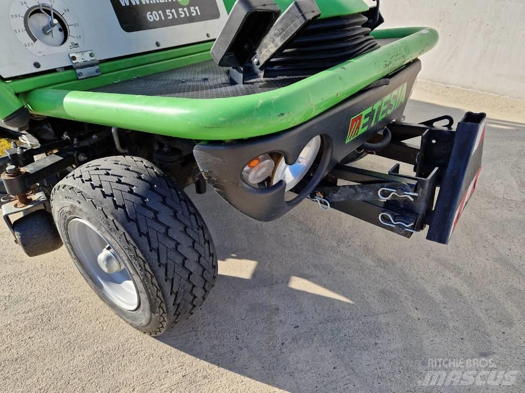 Etesia 124D Corta-Relvas montadas e arrastadas