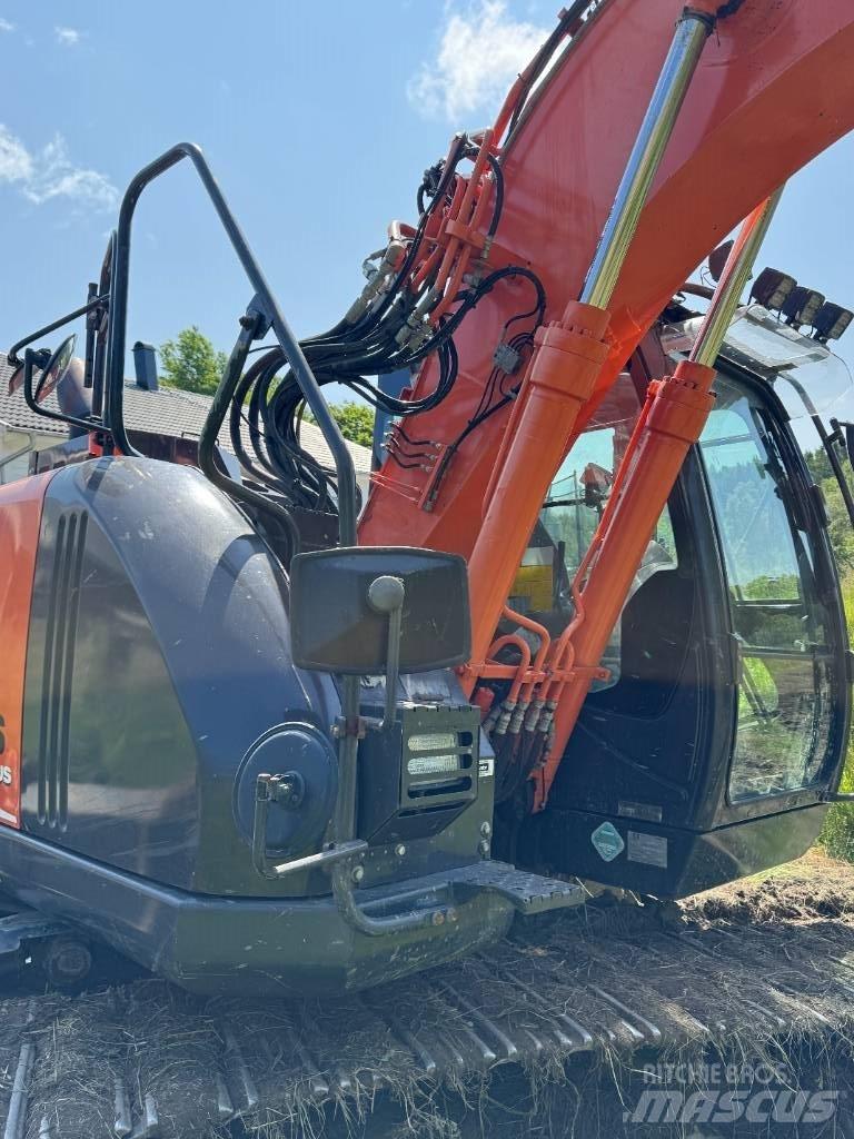 Hitachi ZX135USBL-6 Escavadeiras de esteiras