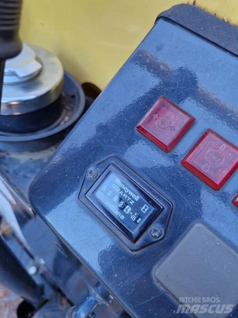 Yanmar C12R-B Dumpers de rastos