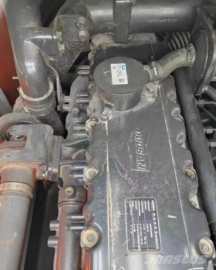 Doosan DX 220 Escavadeiras de esteiras