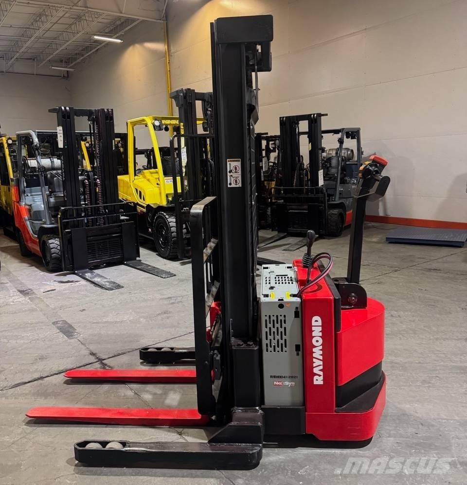 Raymond RSS40 Self propelled stackers
