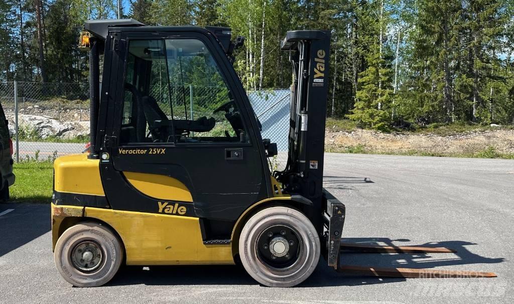Yale GDP 25 VX Empilhadores Diesel