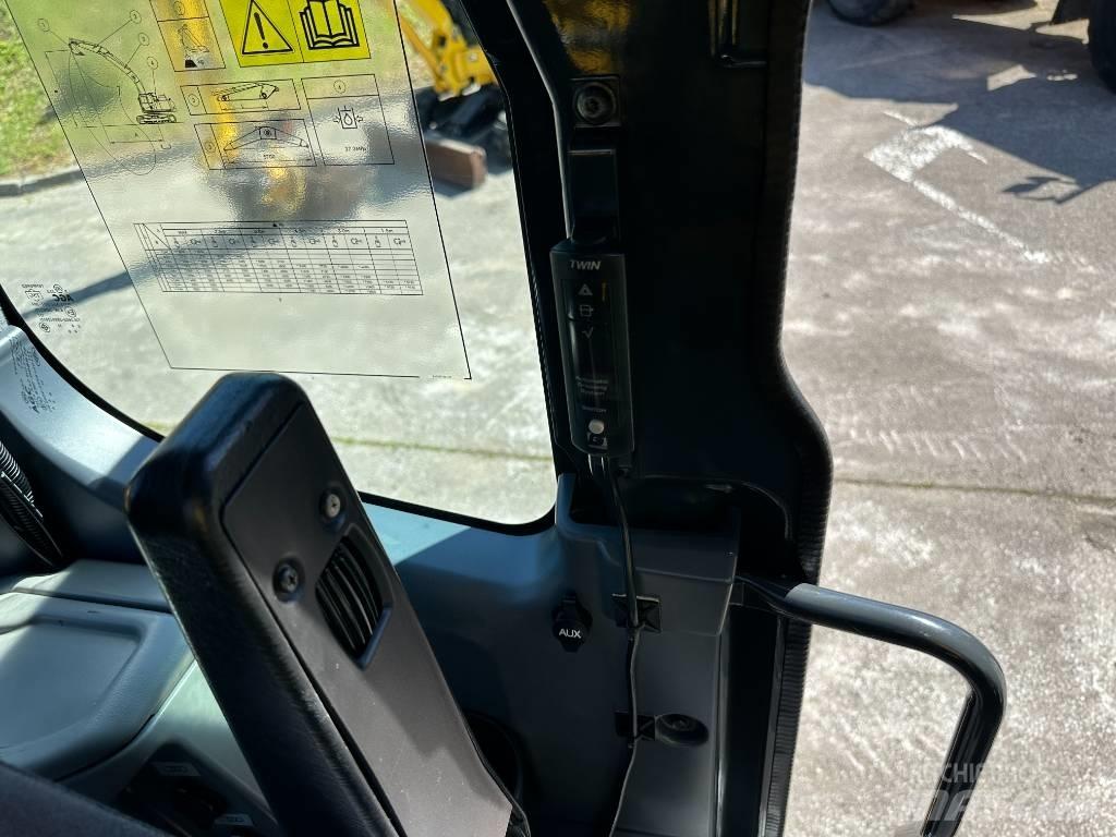 Komatsu PC210LCi-11 Escavadeiras de esteiras