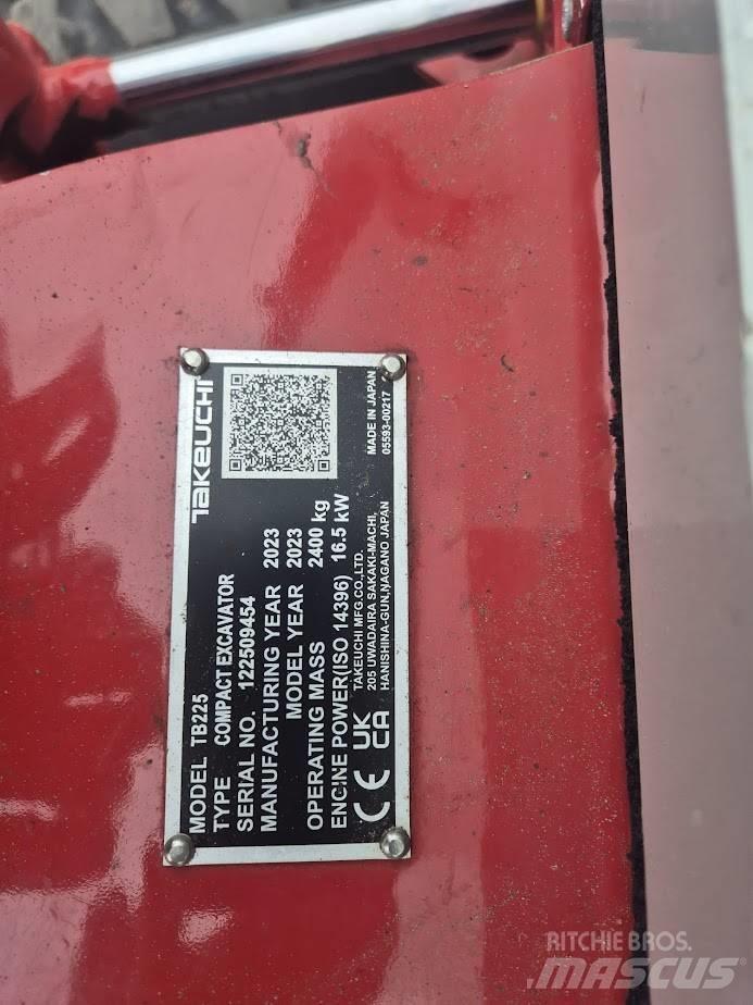 Takeuchi TB 225 Miniescavadeiras