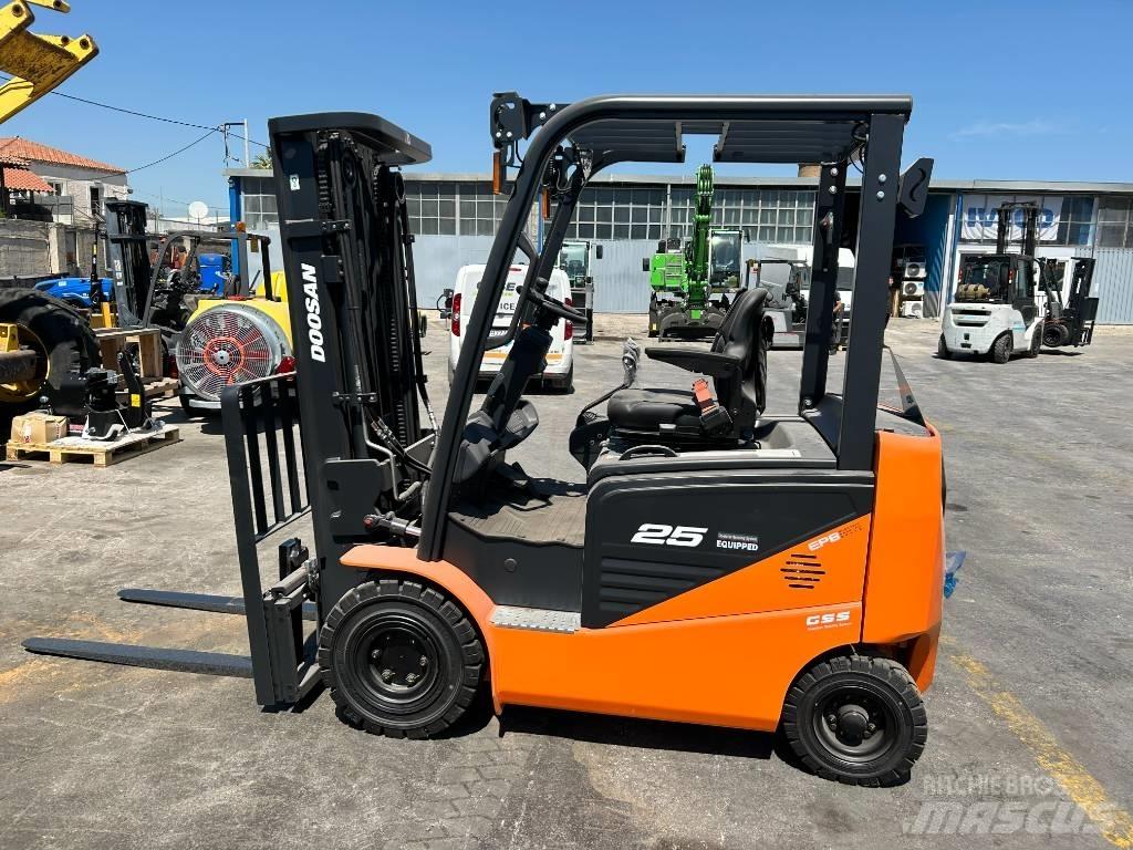 Doosan B 25 NS Empilhadores eléctricos