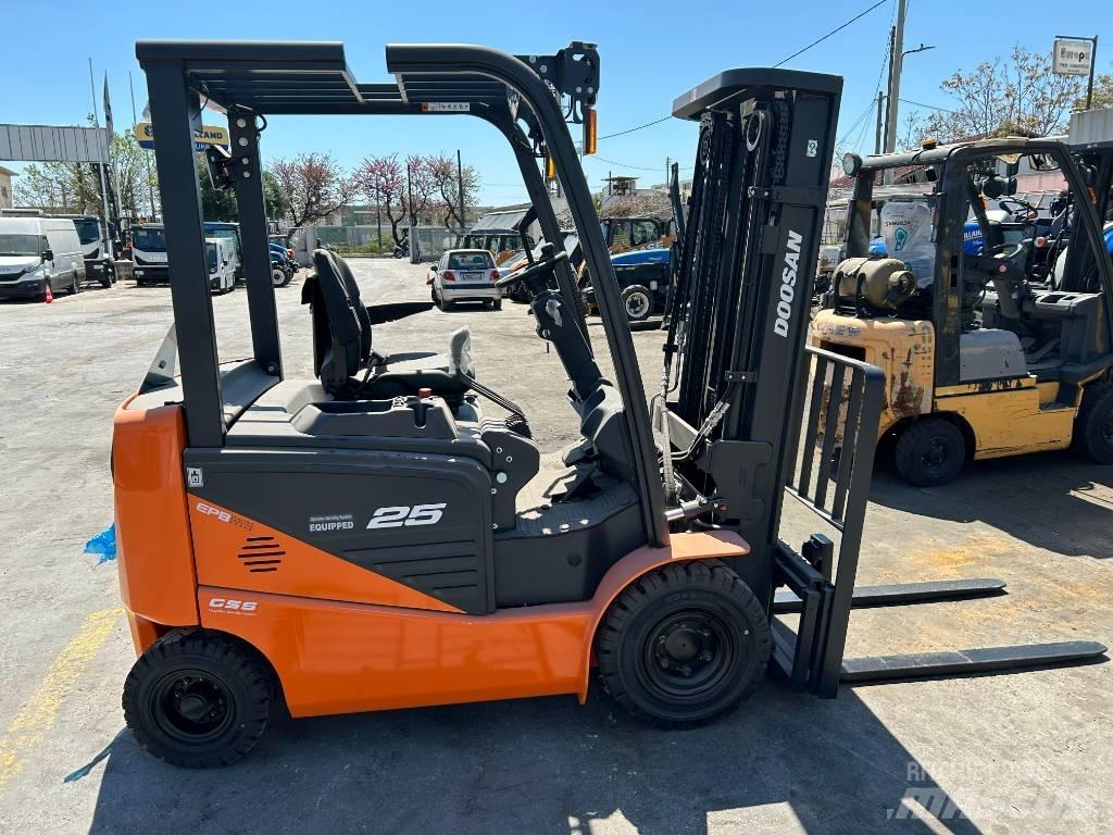 Doosan B 25 NS Empilhadores eléctricos