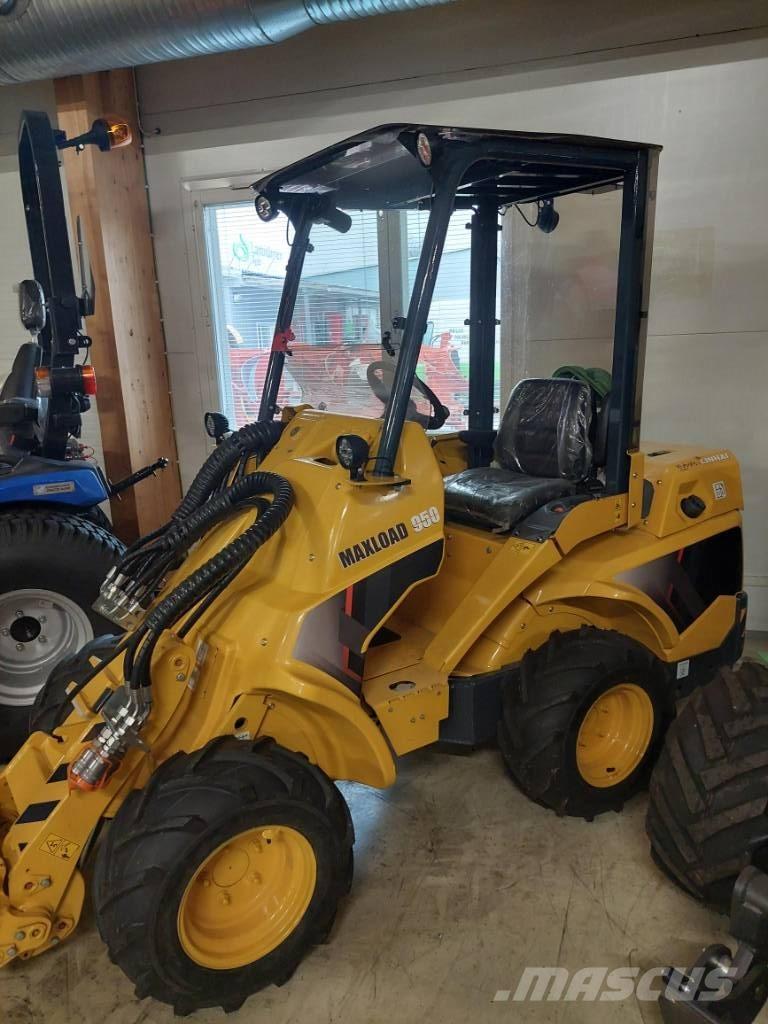  Maxload 950 Carregadora multifunções