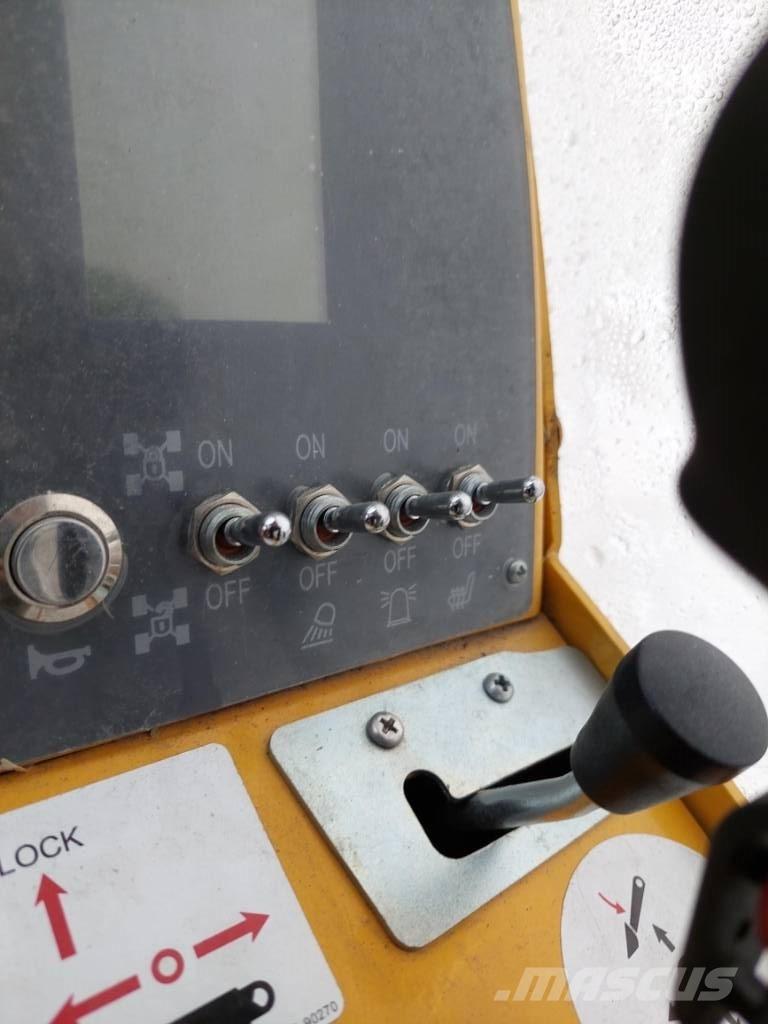  Maxload 950 Carregadora multifunções