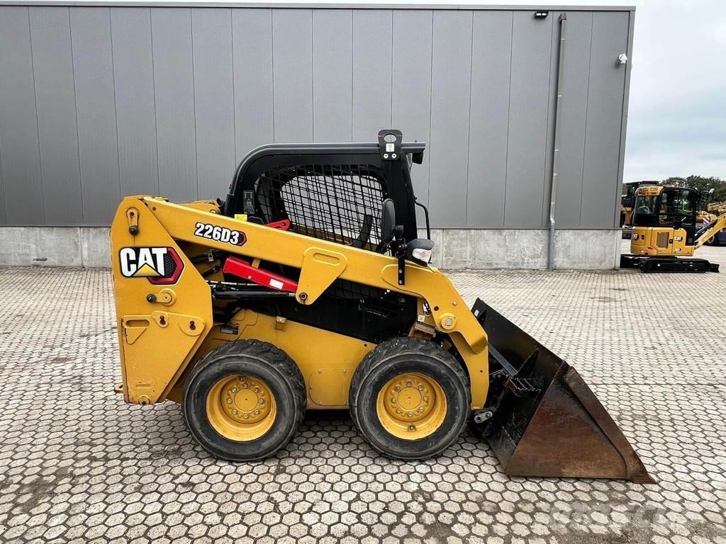CAT 226D Minicarregadeiras