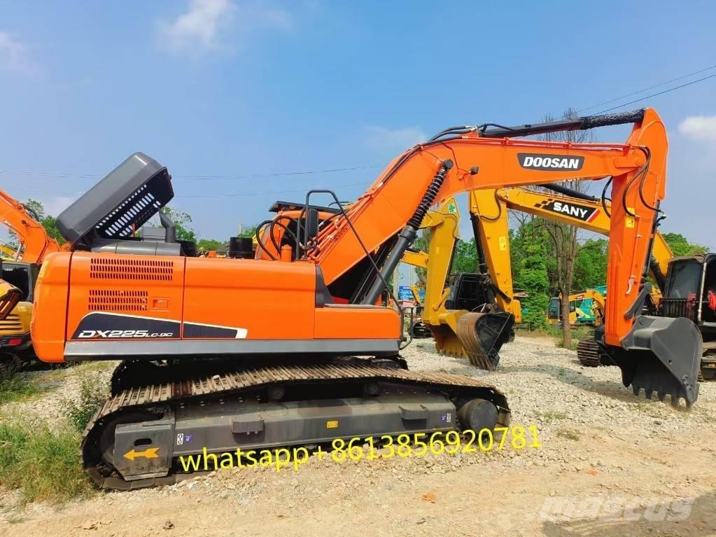 Doosan DX 225 Escavadeiras de esteiras