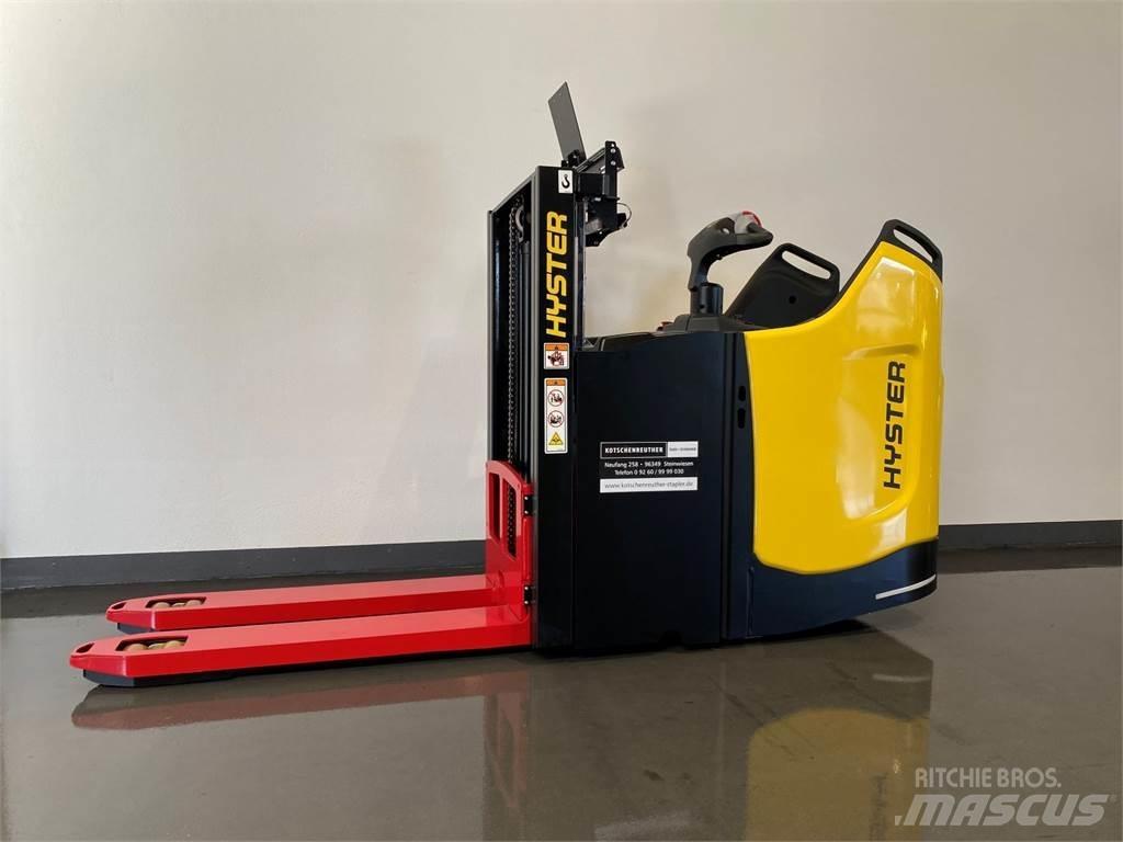 Hyster S2.0SD Empilhador para operador externo