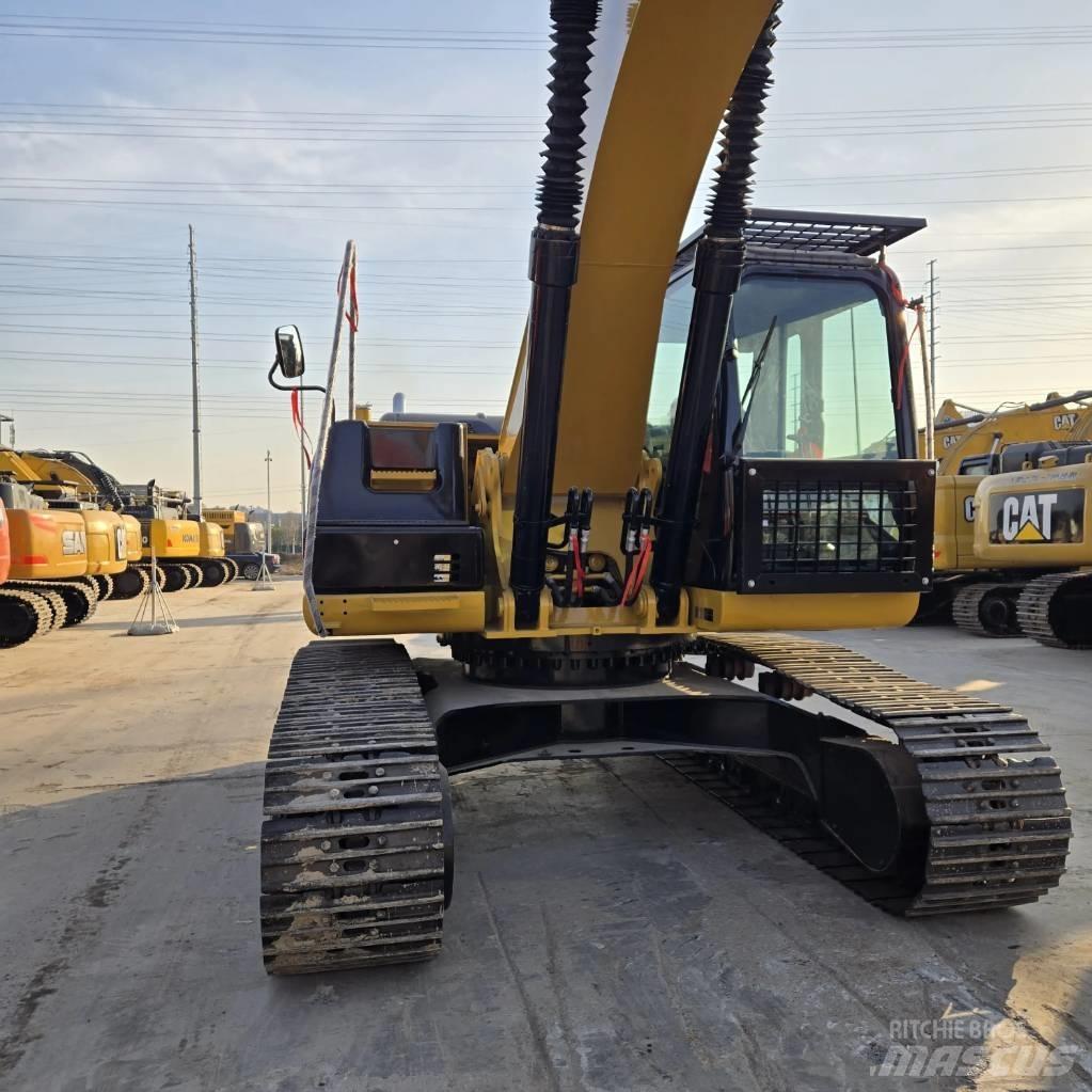 CAT 330 D2 Escavadoras Midi 7t - 12t