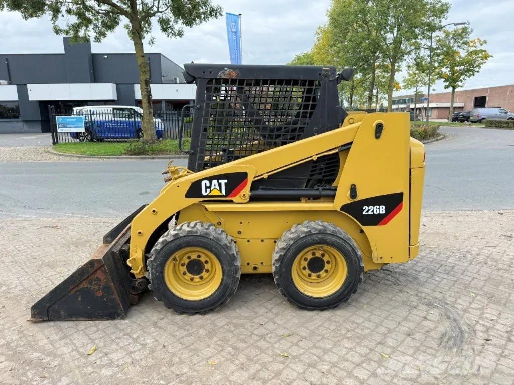 CAT 216B Turbo Minicarregadeiras