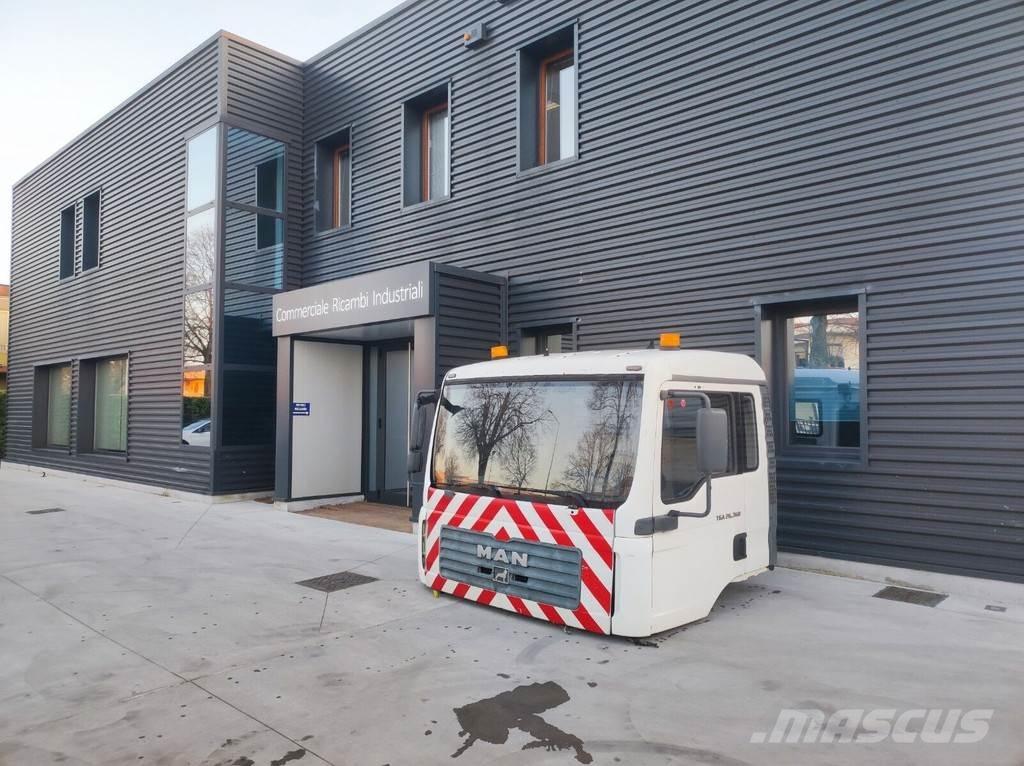 MAN MEDIUM Cabines e interior