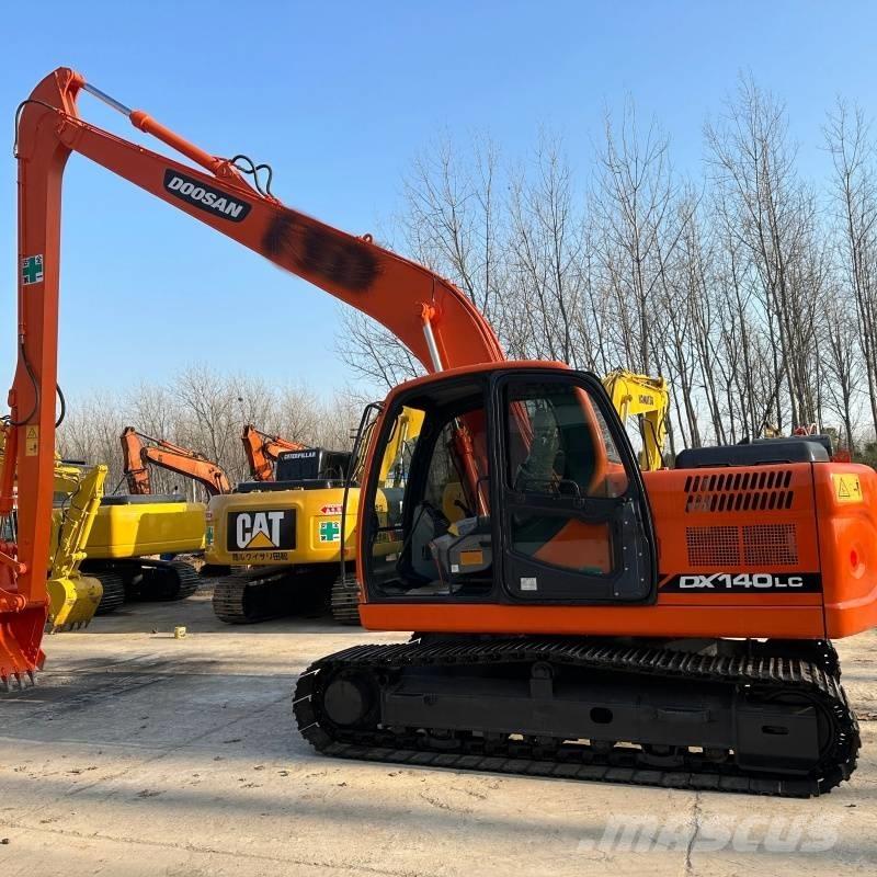 Doosan DX 140 Escavadoras Midi 7t - 12t