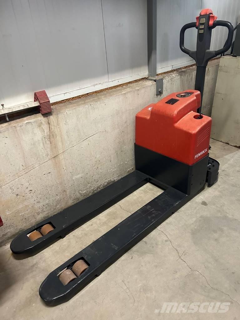 Linde MT 15 Porta palettes