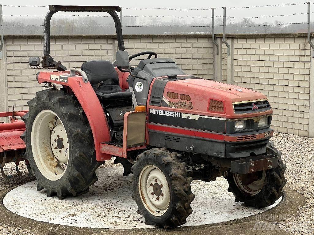 Mitsubishi MT266 Tratores Agrícolas usados
