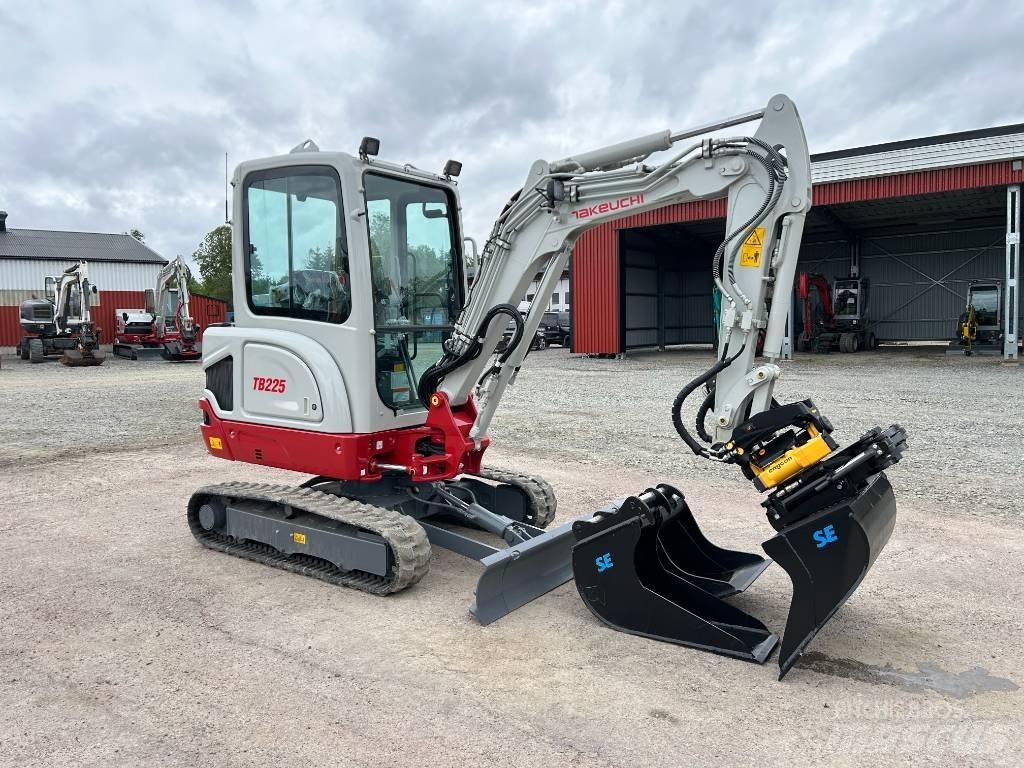 Takeuchi TB225 Miniescavadeiras