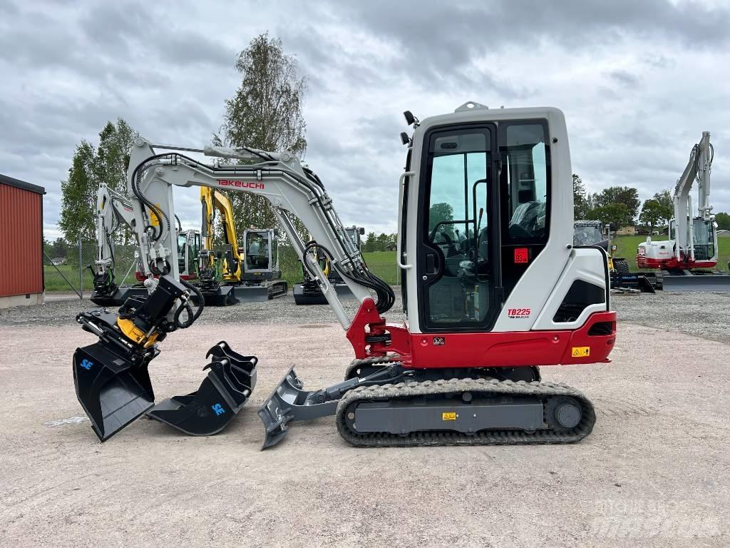 Takeuchi TB225 Miniescavadeiras