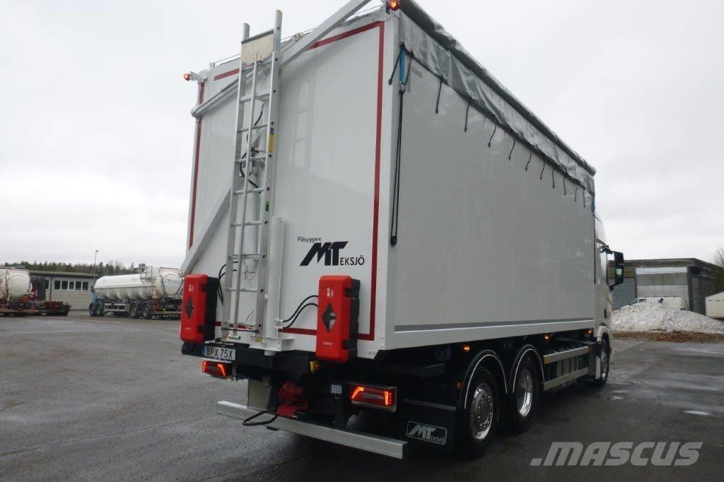 Scania R560 LB6x2*4 Camiões Transporte Estilha de Madeira