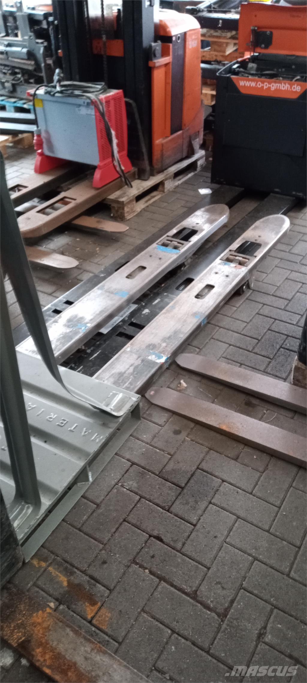 Toyota LPE 250 Empilhador para operador externo