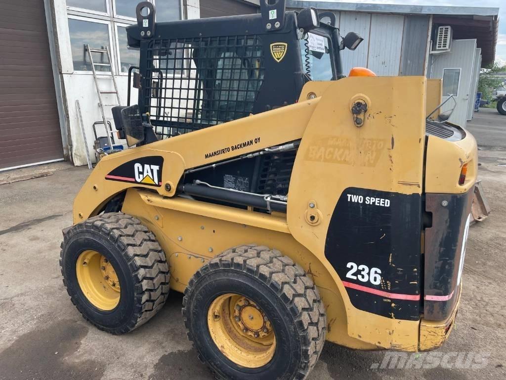 CAT 236 Minicarregadeiras