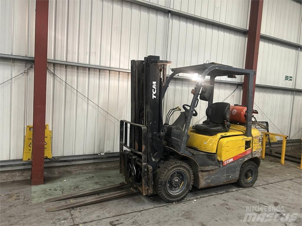 TCM FG25T3 Empilhadores a gás